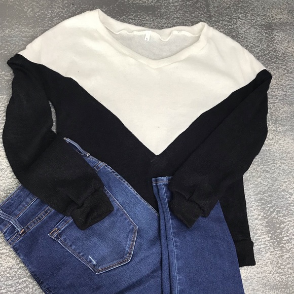 💥24 HOUR SALE💥European Chic Sweater - Picture 3 of 5